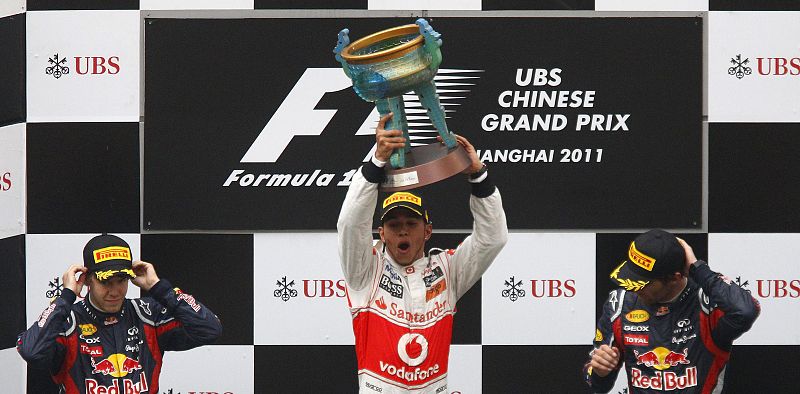Hamilton planta cara a Vettel y le arrebata la victoria en el GP de China
