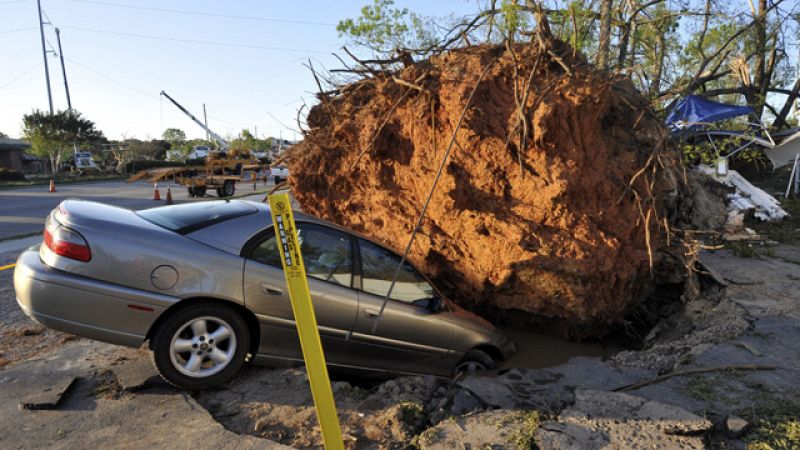 El temporal en EE.UU. causa casi medio centenar de muertos aunque "lo peor está por venir"
