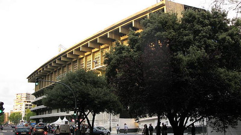 Una entrada en Mestalla, de 50 pesetas a 2.500 euros en 75 años