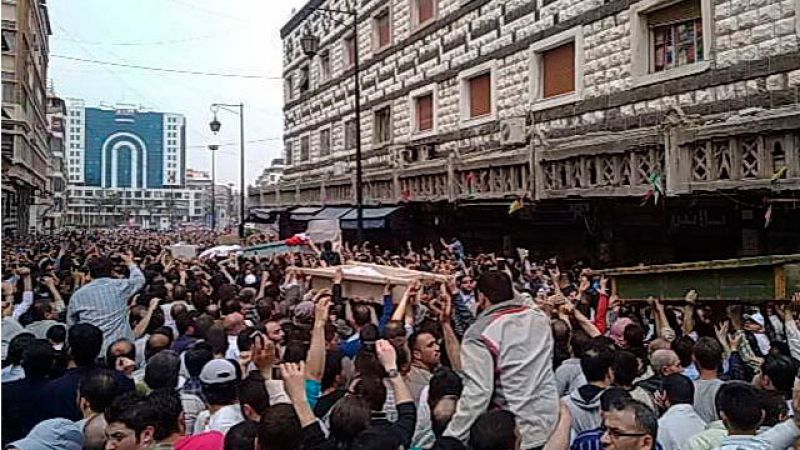 La Policía siria endurece la represión y dispara contra una nueva manifestación en Homs