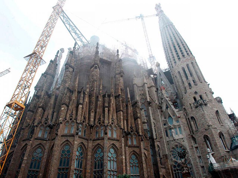 La Sagrada Familia reabre sus puertas tras ser desalojada por un incendio en la cripta