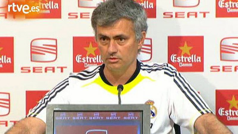 Mourinho: "No soy nadie en la historia del Madrid pero el entrenador soy yo"