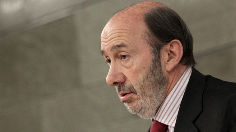 Rubalcaba dice que Bildu es una estrategia de ETA, en la que está Batasuna