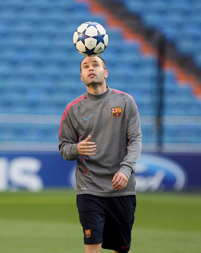 Una contractura deja a Iniesta fuera del clásico de Champions