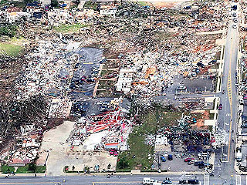 El temporal de tornados y tormentas deja casi 300 muertos en siete estados del sur de EE.UU.