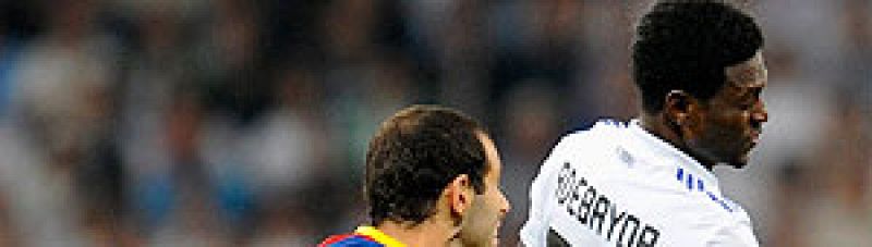 Adebayor: "Los jugadores del Barça se van al suelo y lloran como bebés"