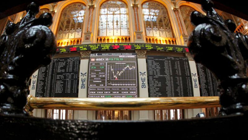 El Ibex 35 roza los 10.900 puntos y cierra abril con una subida del 2,86%