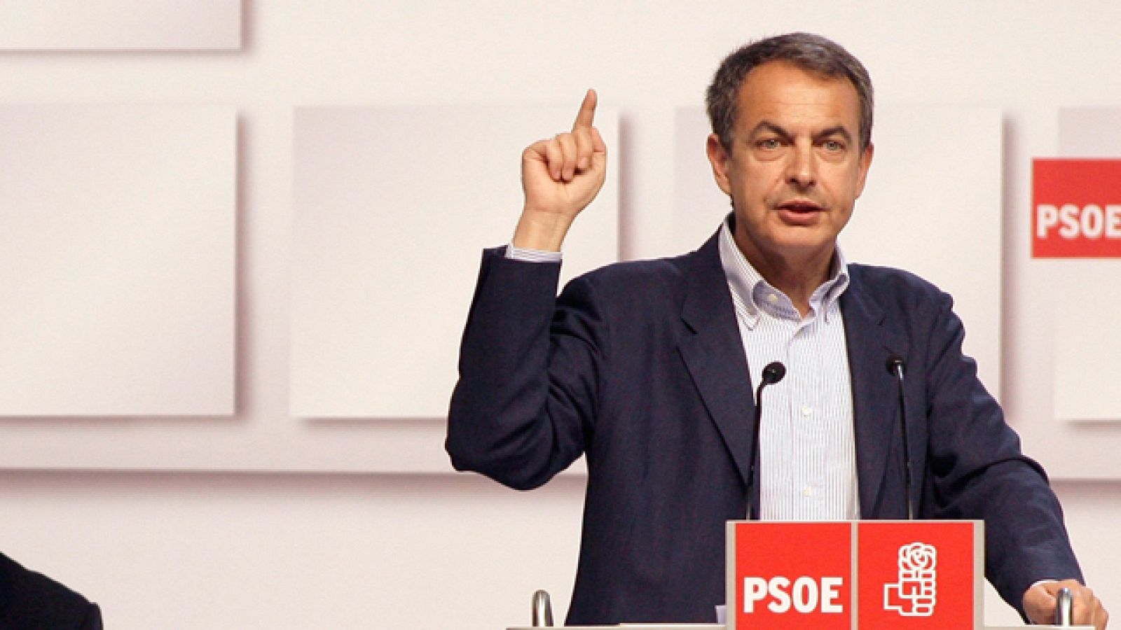 Zapatero defiende su política contra la crisis