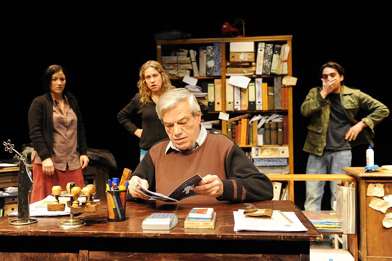 Tercer cuerpo: o la absurda cotidianidad de la oficina