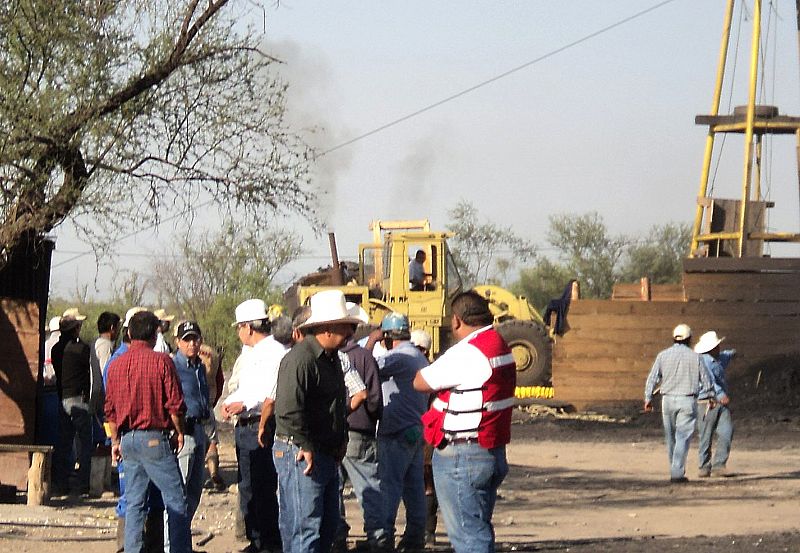 Cuatro mineros muertos y 10 desaparecidos por una explosión en México