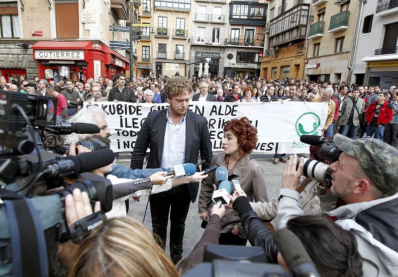 Concentraciones en Vitoria, San Sebastián y Pamplona contra el veto del Supremo a Bildu