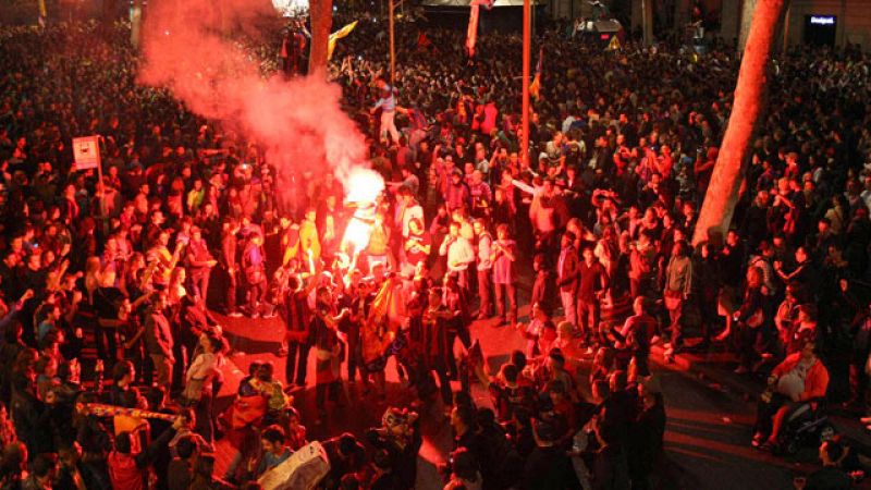 Al menos 20 detenidos y 24 heridos durante la celebración culé en Barcelona