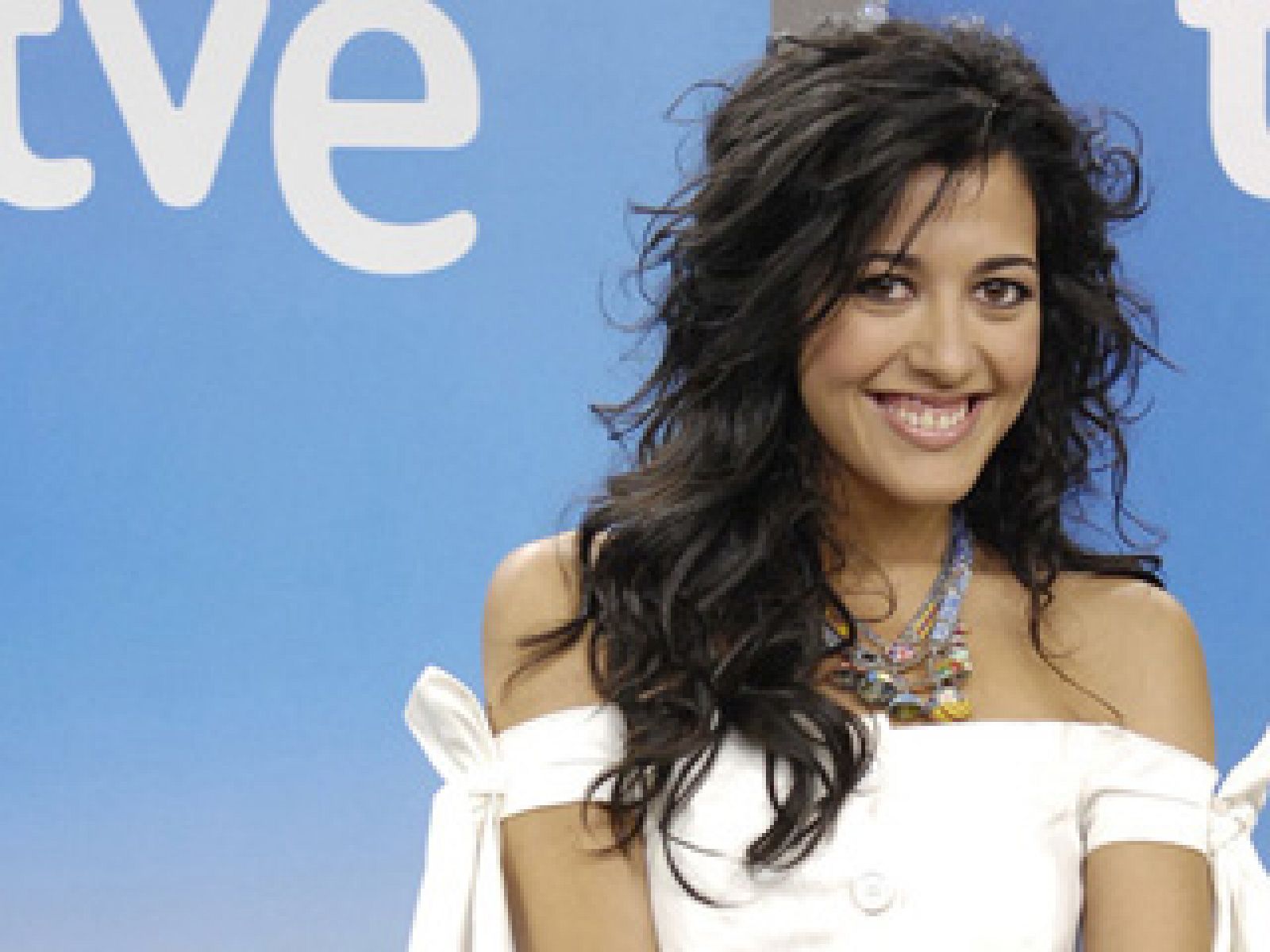 Lucía Pérez concede su última rueda de prensa en Madrid antes de partir rumbo a Düsseldorf para participar en Eurovisión 2011.