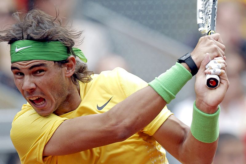 El martillo de Nadal aplasta a Llodra