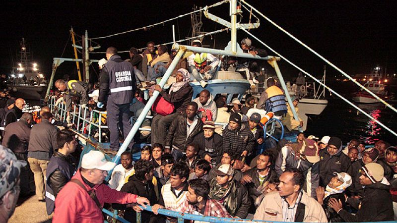 Rescatados los 500 inmigrantes que viajaban en barco encallado en Lampedusa
