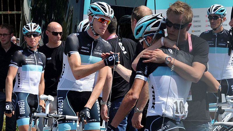 El pelotón del Giro homenajea en la etapa de hoy al ciclista belga Wouter Weylandt