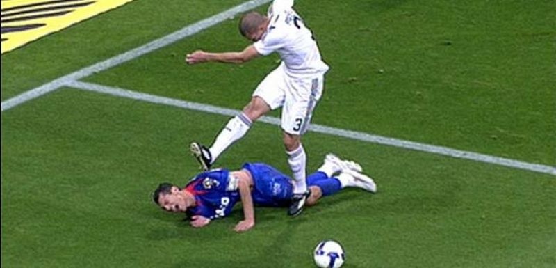 Pepe y Casquero se reencuentran en el Bernabéu dos años después de la agresión del portugués
