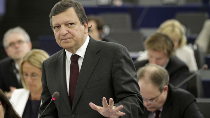 Barroso niega ante la Eurocámara haber cedido a "presiones xenófobas" en la reforma de Schengen
