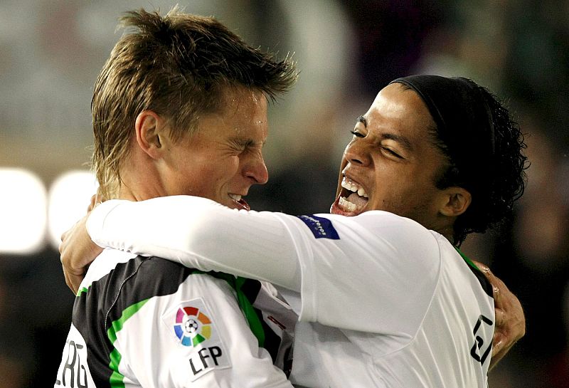 El Racing sentencia la permanencia en Primera