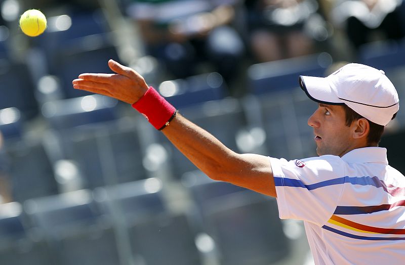 Djokovic no tiene piedad de Kubot en su debut en Roma