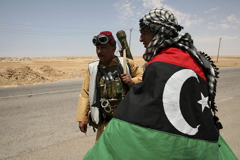 Los rebeldes libios toman el aeropuerto de Misrata