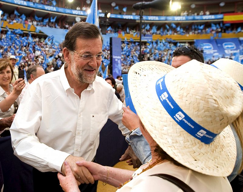 Rajoy responde a Zapatero: "Solo cabe el miedo a los gobiernos incompetentes, no a la derecha"