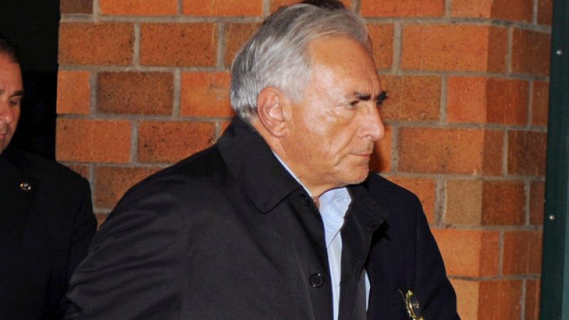 Aplazan la audiencia preliminar contra Strauss-Kahn para practicarle más pruebas