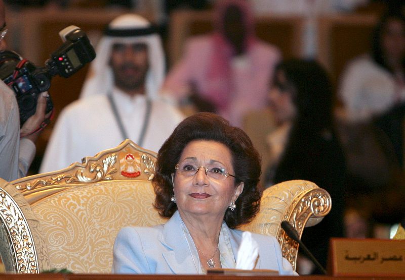 La esposa de Mubarak, en libertad tras devolver parte de sus bienes al Estado