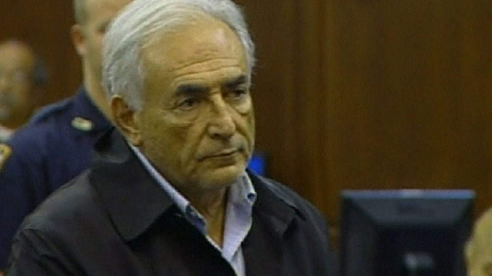La situación judicial de Strauss Kahn, pone en jaque al socialismo francés
