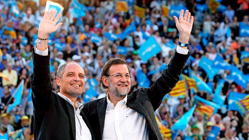 Rajoy arropa a Camps: "Tienes mi amistad sincera, mi apoyo, el de tu partido y el de los valencianos"
