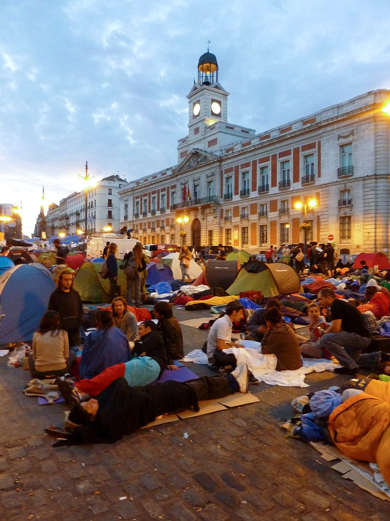 Minuto a minuto: Los acampados debaten hoy el futuro del movimiento 15M tras las elecciones