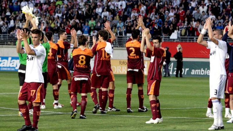 Tablas solidarias por Lorca entre el Real Madrid y la selección de Murcia