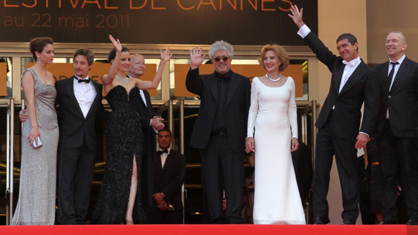 Ovación a 'La piel que habito' y a Almodóvar en Cannes | Ver