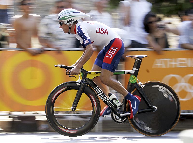 Tyler Hamilton renuncia a su oro olímpico tras confesar que se dopaba