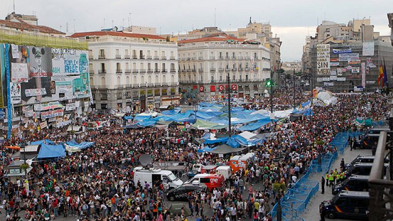 Los "indignados" de Sol pasan del 22-M