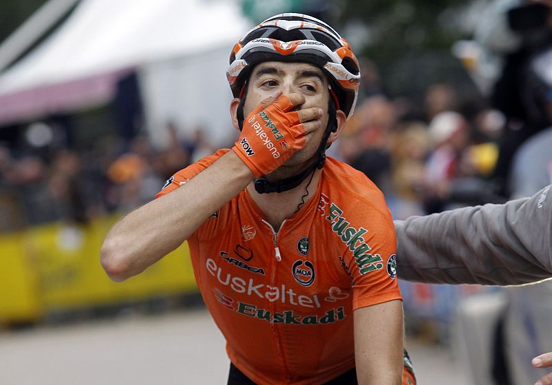Mikel Nieve prolonga la fiesta del Euskaltel