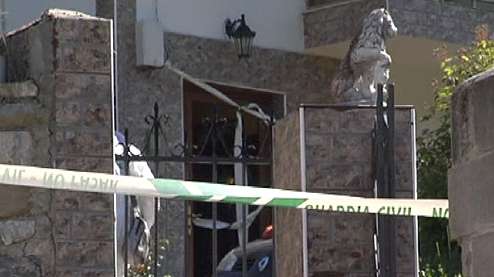 Mata a tres familiares de su expareja