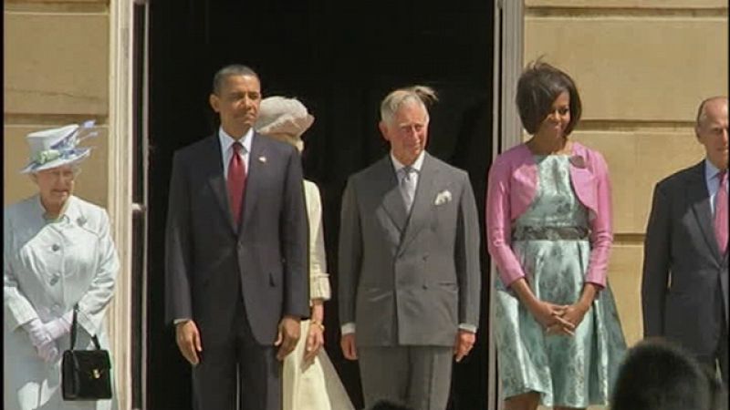 Isabel II recibe a Obama con una ceremonia solemne en el arranque de su visita a Reino Unido