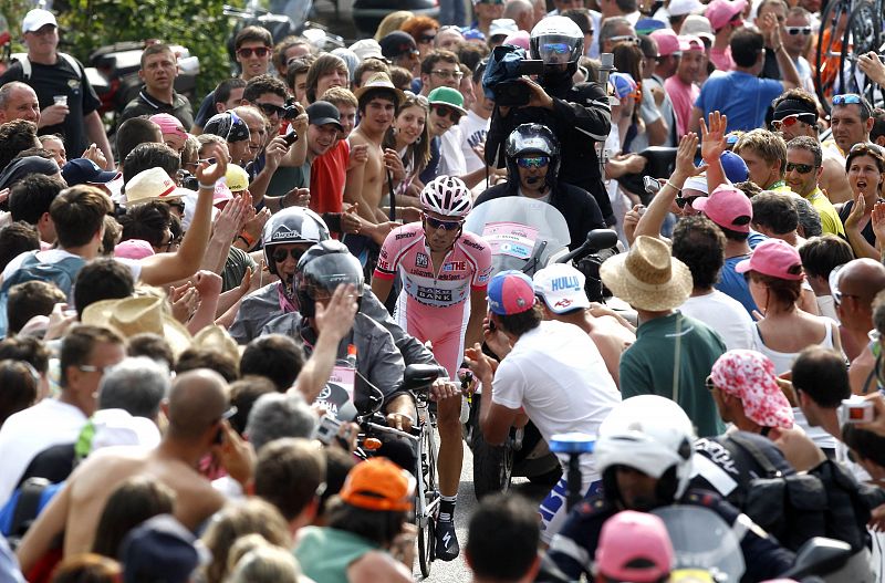 Expulsan del Giro al mecánico de Contador, por comportamiento incorrecto