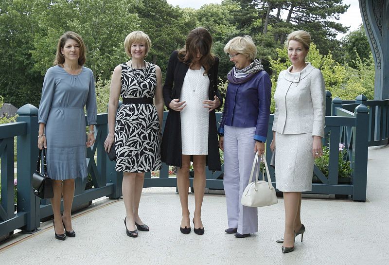 Carla Bruni estrena embarazo en la cumbre del G-8