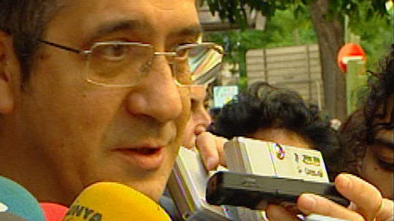 Los líderes del PSOE rechazan un "dedazo" sobre Rubalcaba, que centra el inicio de las primarias