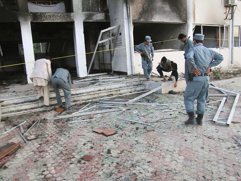 Un ataque suicida causa siete muertos en una reunión de seguridad en Afganistán