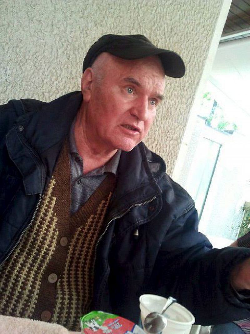 Mladic pide a los serbios que mantengan la calma y no haya disturbios