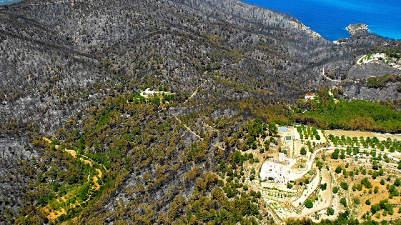 El incendio de Ibiza se da por estabilizado, aunque permanece activo