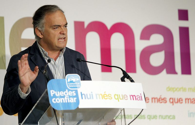 González Pons crítica las "primarias sin rivales" y el "machismo" del PSOE