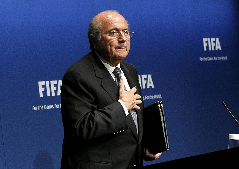 Joseph Blatter niega que la FIFA esté en crisis, pero admite "dificultades"