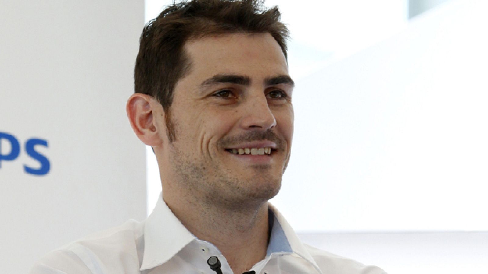 Iker olvida el piqué con el Barça