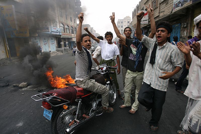 Los enfrentamientos del régimen con las tribus y Al Qaeda dejan más de 80 muertos  en Yemen
