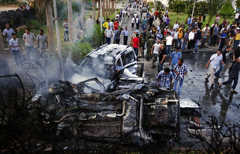 Atentado con coche bomba en el hotel de los rebeldes libios en Bengasi