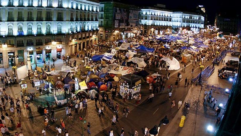 Los indignados de Madrid y Barcelona aplazan la decisión sobre el futuro de las acampadas